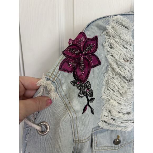 36Point5 Women’s Customized Denim Jacket Medium Roses Skull Lace Up Distressed - Picture 7 of 11